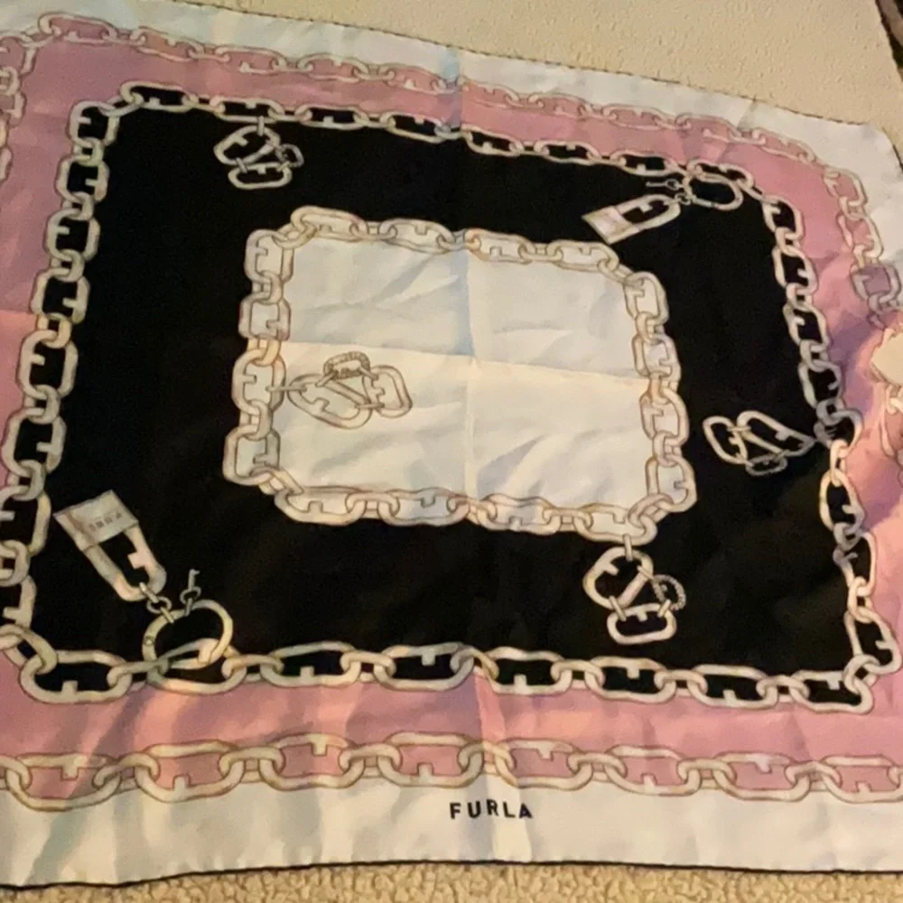 FURLA FOULARD printed Silk/White /Pink and Black Scarf Made in Italy NEW/NO TAGS - Picture 3 of 3
